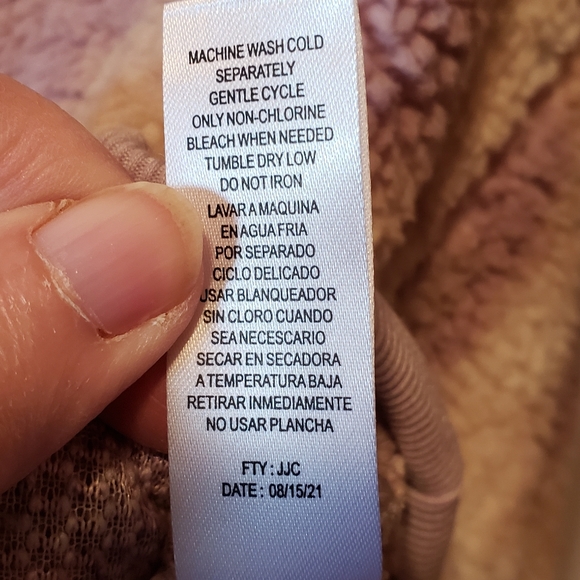 Soft and cozy cropped tie dyed sweater size L - Picture 5 of 6